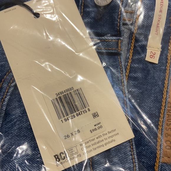 LEVI'S® PREMIUM Wedgie Fit Straight Women's Jeans - Picture 7 of 12